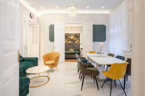 Premium Art Deco Apartment at Broadway // 4BDR & 3BR